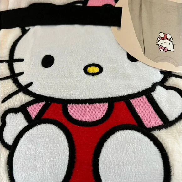 Hello Kitty embroidered fleece plush  sweatshirt, crewneck New in Box XLarge - Picture 5 of 8